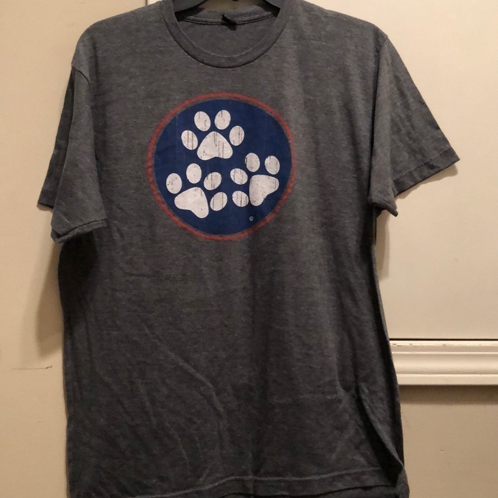 State paws T-shirt